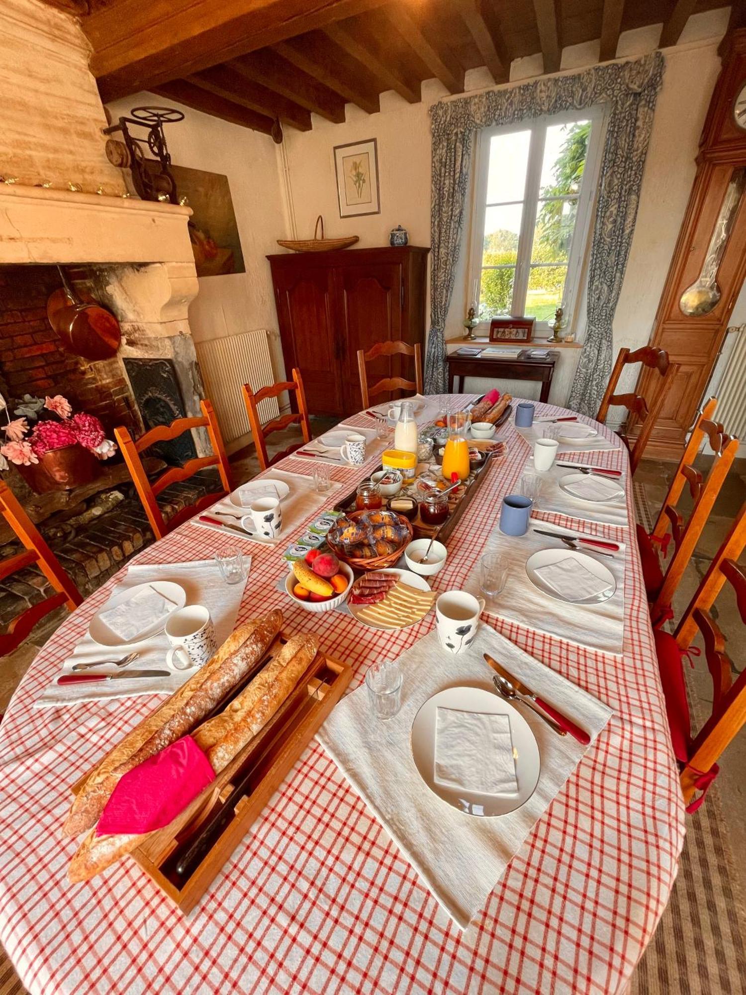 Ferme Fortifiee D Enguenard Formigny Eksteriør billede